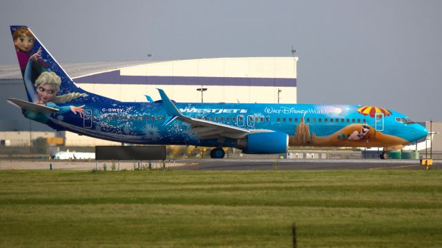 Boeing 737-800 (C-GWSV) - Aug 2018