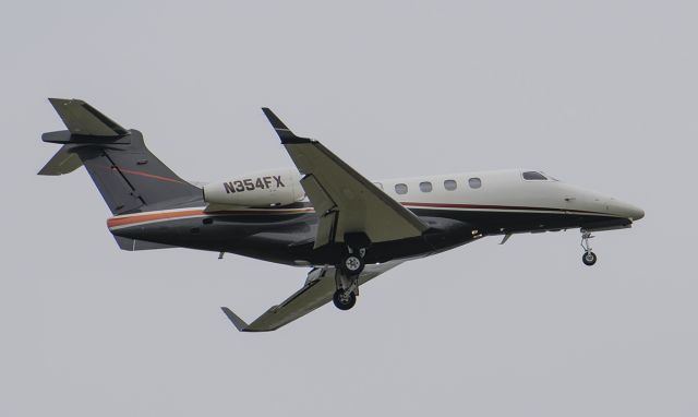 Embraer Phenom 300 (N354FX) - Runway 02L arrival @KDPA.