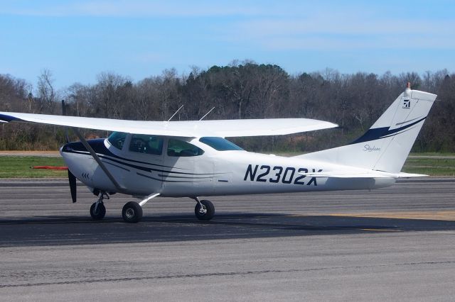 Cessna Skylane (N2302X)