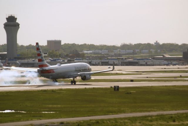 Boeing 737-800 (N851NN)