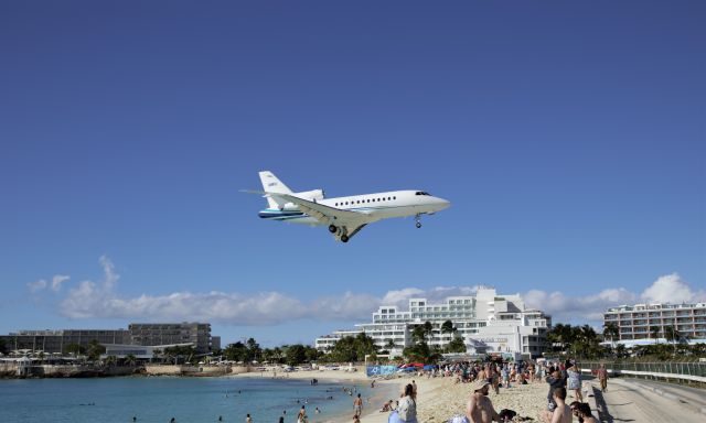 Dassault Falcon 900 (N800DW)