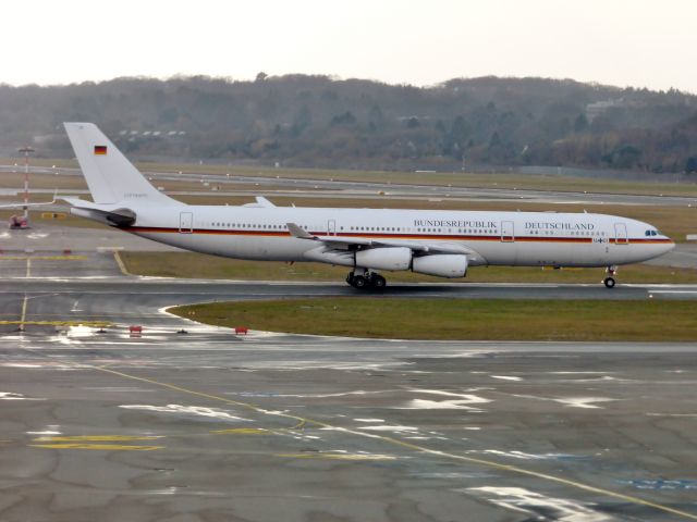 Airbus A340-300 (GAF1601)