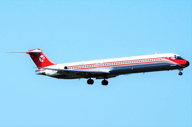 McDonnell Douglas MD-82 (OY-RUT)