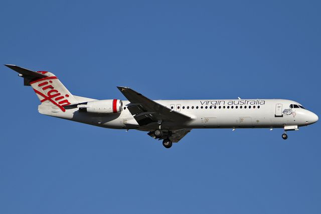 Fokker 100 (VH-NPU) - on 23 November 2017