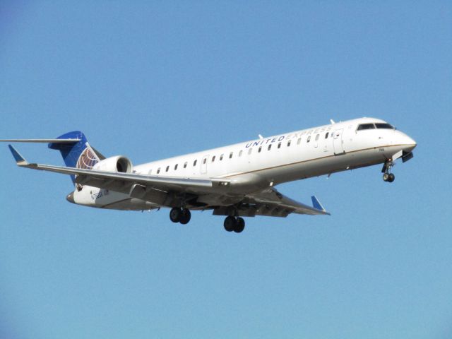 Canadair Regional Jet CRJ-700 (N788SK) - Landing RWY 20R