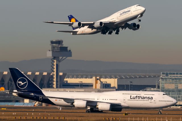 BOEING 747-8 (D-ABYA)