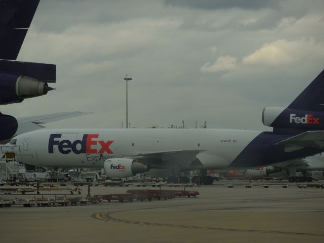 McDonnell Douglas DC-10 (N562FE)