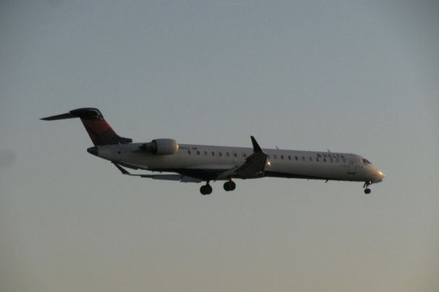 Canadair Regional Jet CRJ-900 (N910XJ)