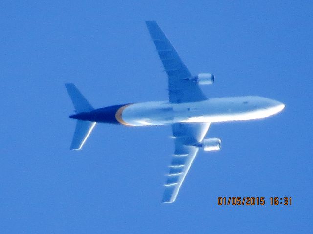 Airbus A300F4-600 (N127UP) - UPS flight 2948 from SDF to OAK over Baxter Springs Kansas (78KS) at 32,000 feet.