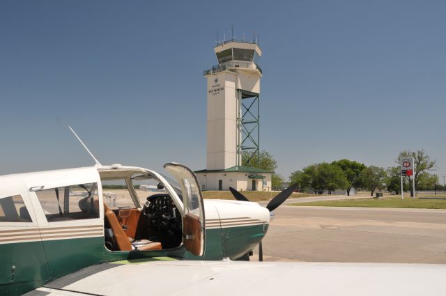 Piper Cherokee (N15302) - Visit to San Marcos