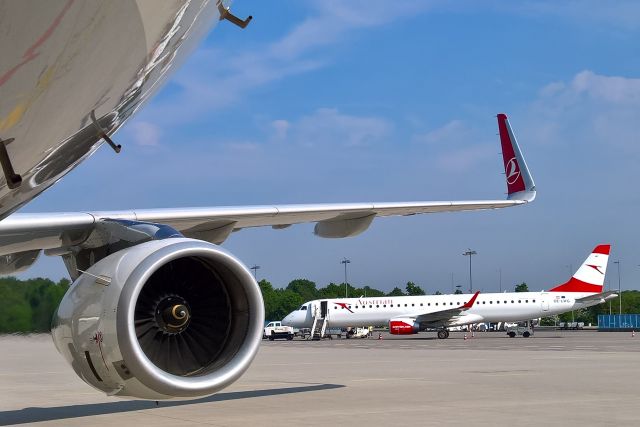 Embraer ERJ-190 (OE-LWG)