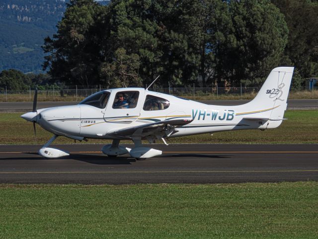 Cirrus SR-22 (VH-WJB)