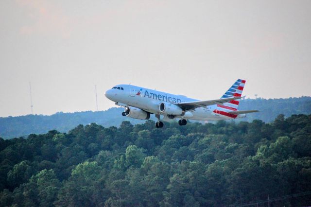 Airbus A319 (N825AW)