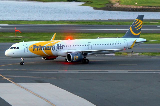 Airbus A321neo (OY-PAA) - Primera Air 43 arriving from London Gatwick