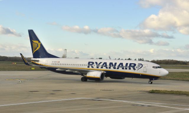 Boeing 737-800 (EI-DCN) - Ryanair Boeing 737-8AS(WL) EI-DCN in London Stansted 