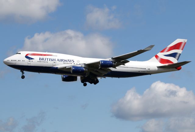 Boeing 747-400 (G-BYGB)