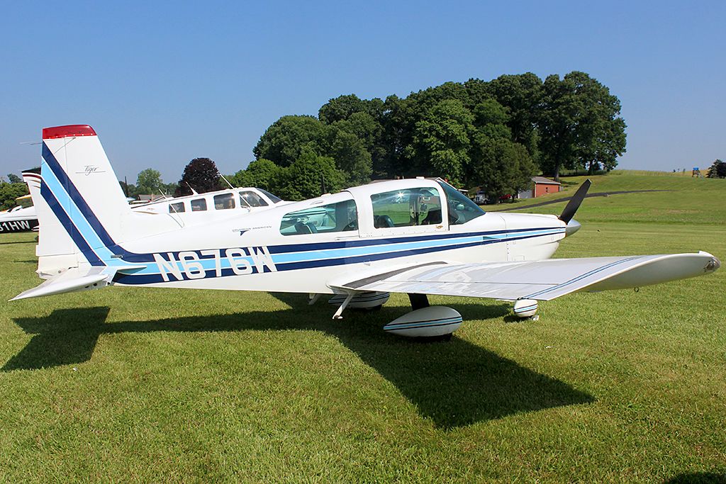 Grumman AA-5 Tiger (N676W)