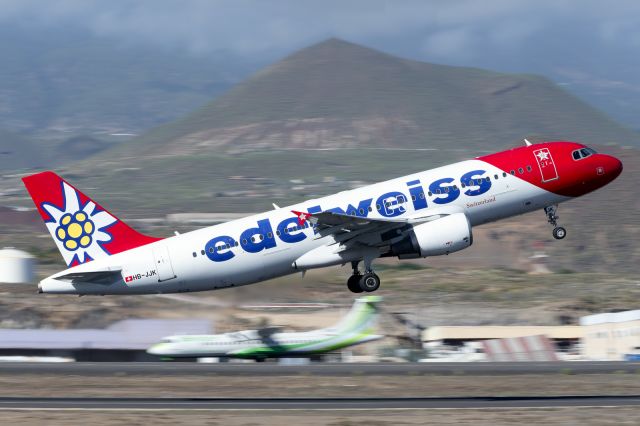 Airbus A320 (HB-JJK) - Tenerife Sur - Reina Sofia (TFS / GCTS) - Spainbr /br /Photo taken: January 1, 2024br /br /Operator: Edelweiss Airbr /Type: Airbus A320-214br /Registration: HB-JJKbr /Serial: 1692br / br /Category: Civil Aircraft - Airliner