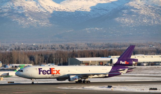 Boeing MD-11 (N576FE)