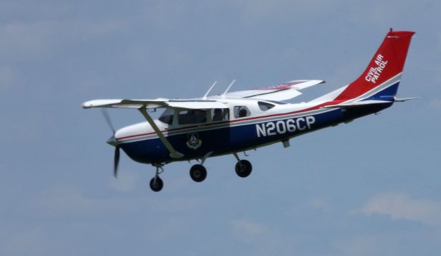 Cessna 206 Stationair (N206CP) - On final is this 2005 Cessna 206H Stationair in the Spring of 2019.