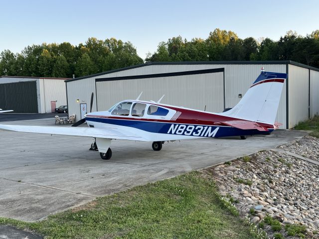 Beechcraft Bonanza (33) (N8931M)