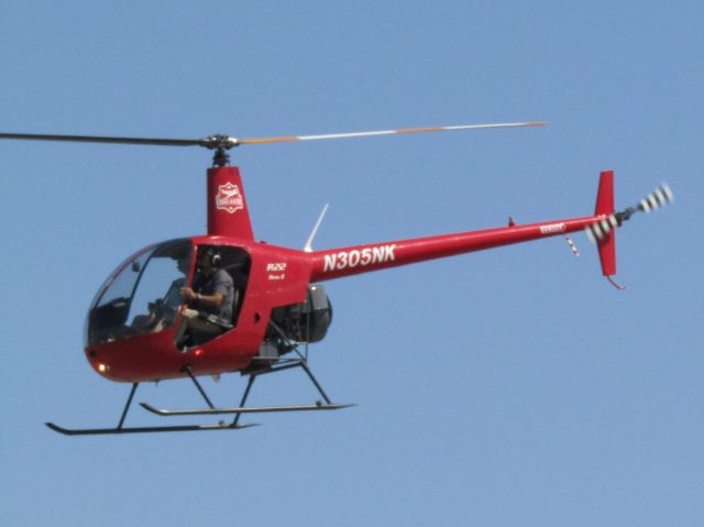 Robinson R-22 (N305NK) - Low approach
