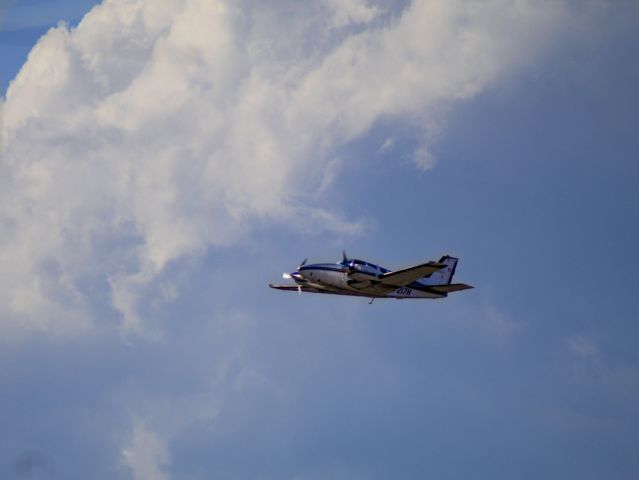 Beechcraft Baron (58) (N7217H)