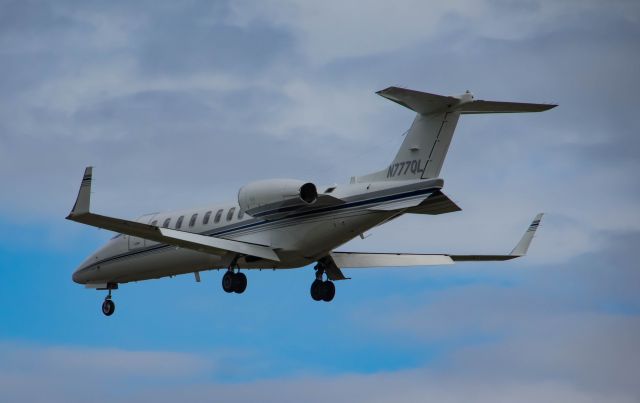 Learjet 45 (N777QL)