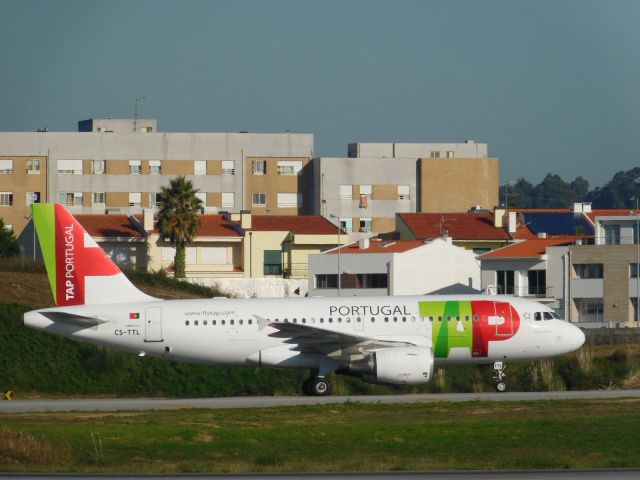 Airbus A320 (CS-TTL)