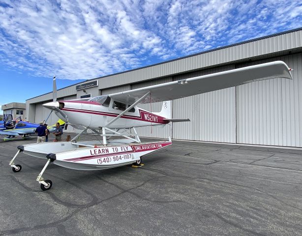 Cessna Skywagon 180 (N521VT) - Leesburg Airshow - September 24, 2022