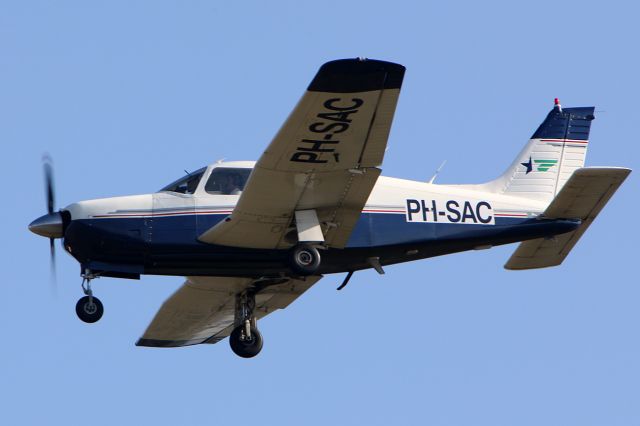 Piper Cherokee Arrow (PH-SAC)