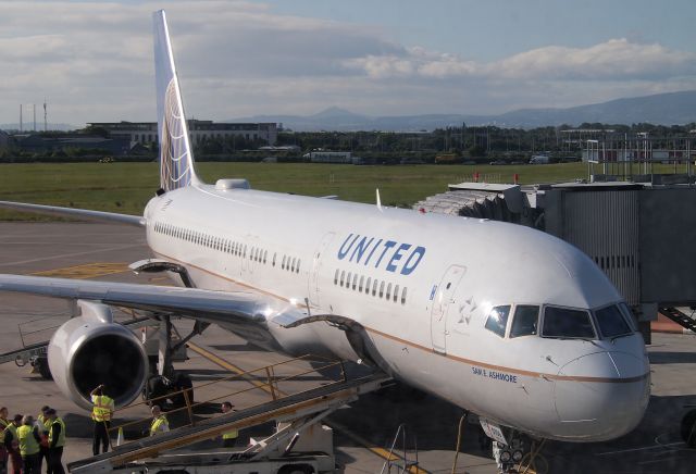 Boeing 757-200 (N14106) - "Sam E. Ashmore"