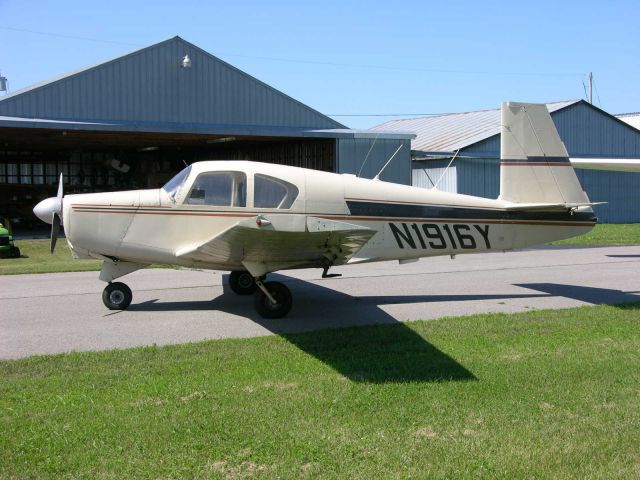Mooney M-20 (N1916Y)
