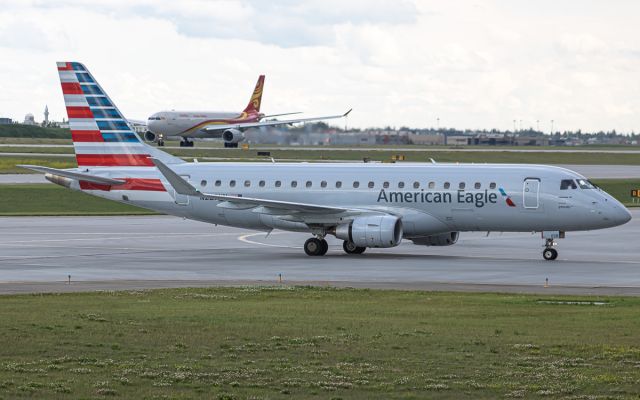 Embraer 170/175 (N228NN)