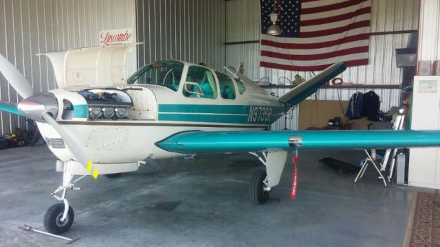 Beechcraft 35 Bonanza (N9736R)