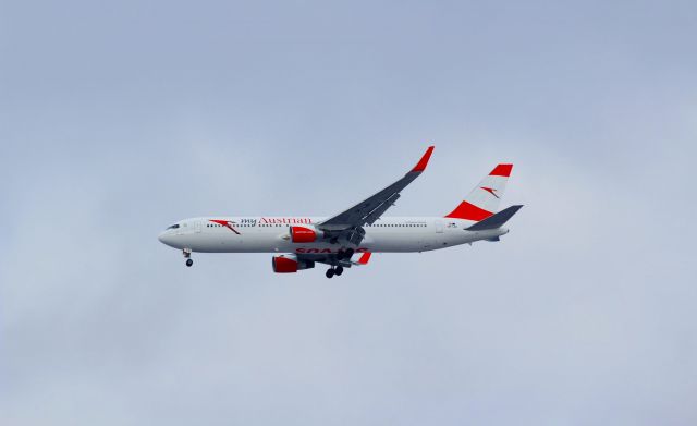 BOEING 767-300 (OE-LAY) - In the new "My Austrian" livery -- Inbound from VIE -- AUA65