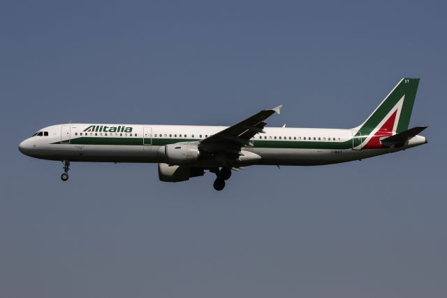Airbus A321 (I-BIXT)