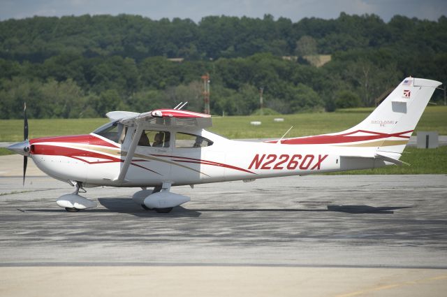 Cessna Skylane (N2260X) - Seen at KFDK on 5/21/2011.