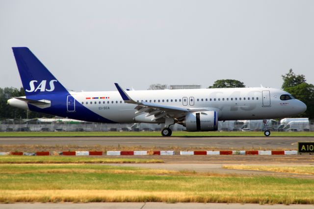 Airbus A320neo (EI-SCA) - Landing on rwy 09L on 14-Jun-23 operating flight SAS1517 from EKCH.