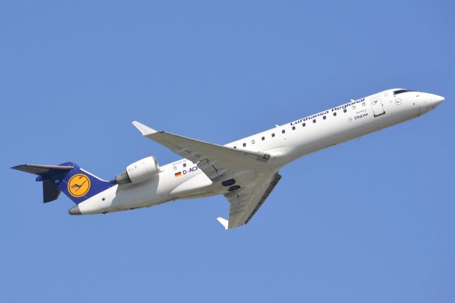 Canadair Regional Jet CRJ-700 (D-ACPJ)