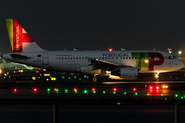 Airbus A319 (CS-TTJ)