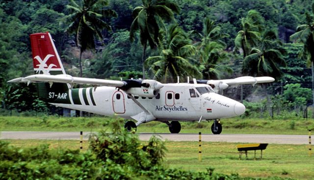 De Havilland Canada Twin Otter (S7-AAR) - Oldie but still goodie...