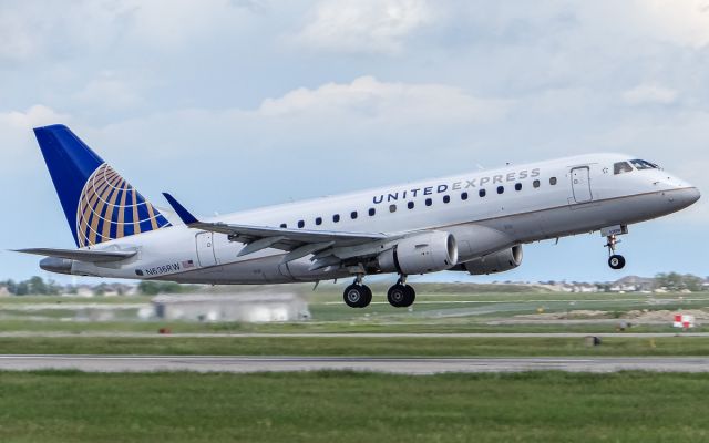 Embraer 170/175 (N636RW)