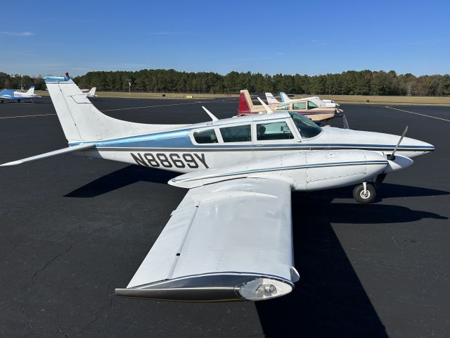 Piper PA-30 Twin Comanche (N8869Y)