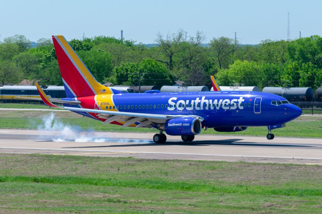 Photo of Southwest B737 (N7818L) - FlightAware