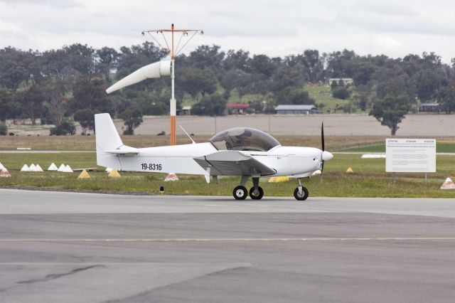 ZENAIR Super Zodiac (19-8316) - Zenith Zodiac CH601 XL-B (19-8316) taxiing at Wagga Wagga Airport.