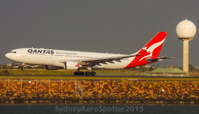 Airbus A330-200 (VH-EBO) - Qantas (VH-EBO) A332 Rotating Out Of 34L Bound For Perth