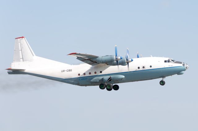 Antonov An-12 (UR-CBG)