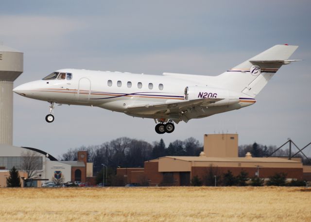 Hawker 800 (N2QG) - Landing 28L at KPIT