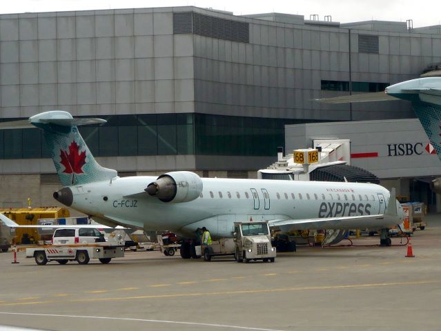 Canadair Regional Jet CRJ-900 (C-FCJZ)